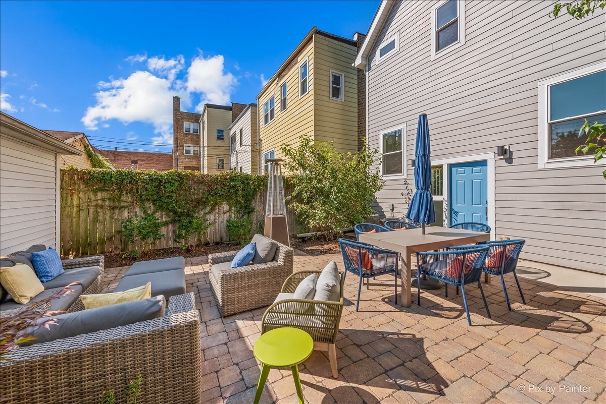 1531 W Granville Avenue