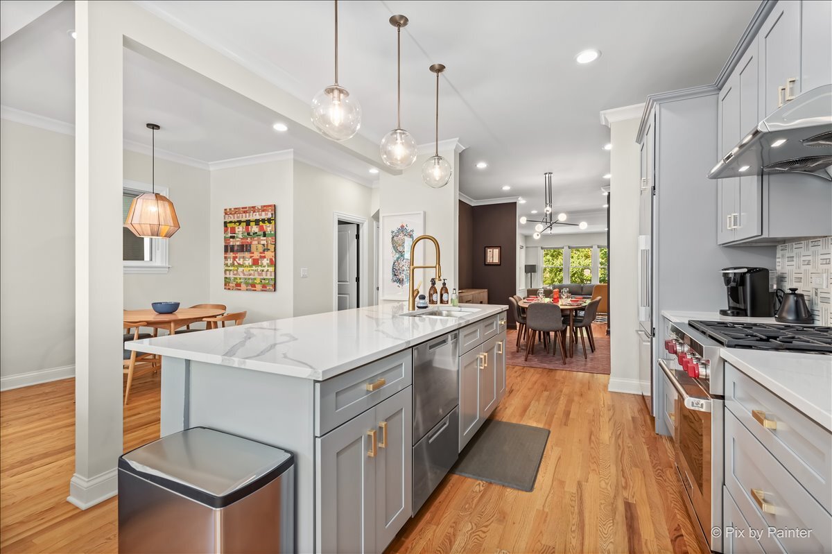 1531 W Granville Avenue