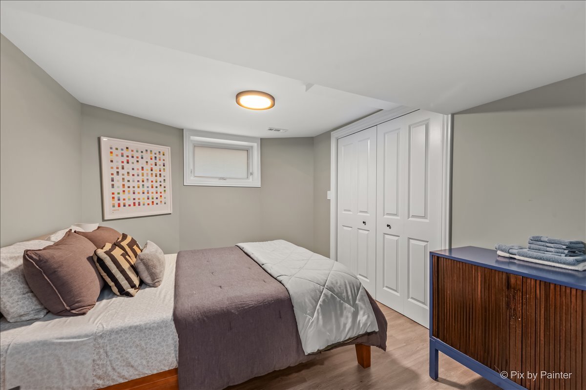 1531 W Granville Avenue