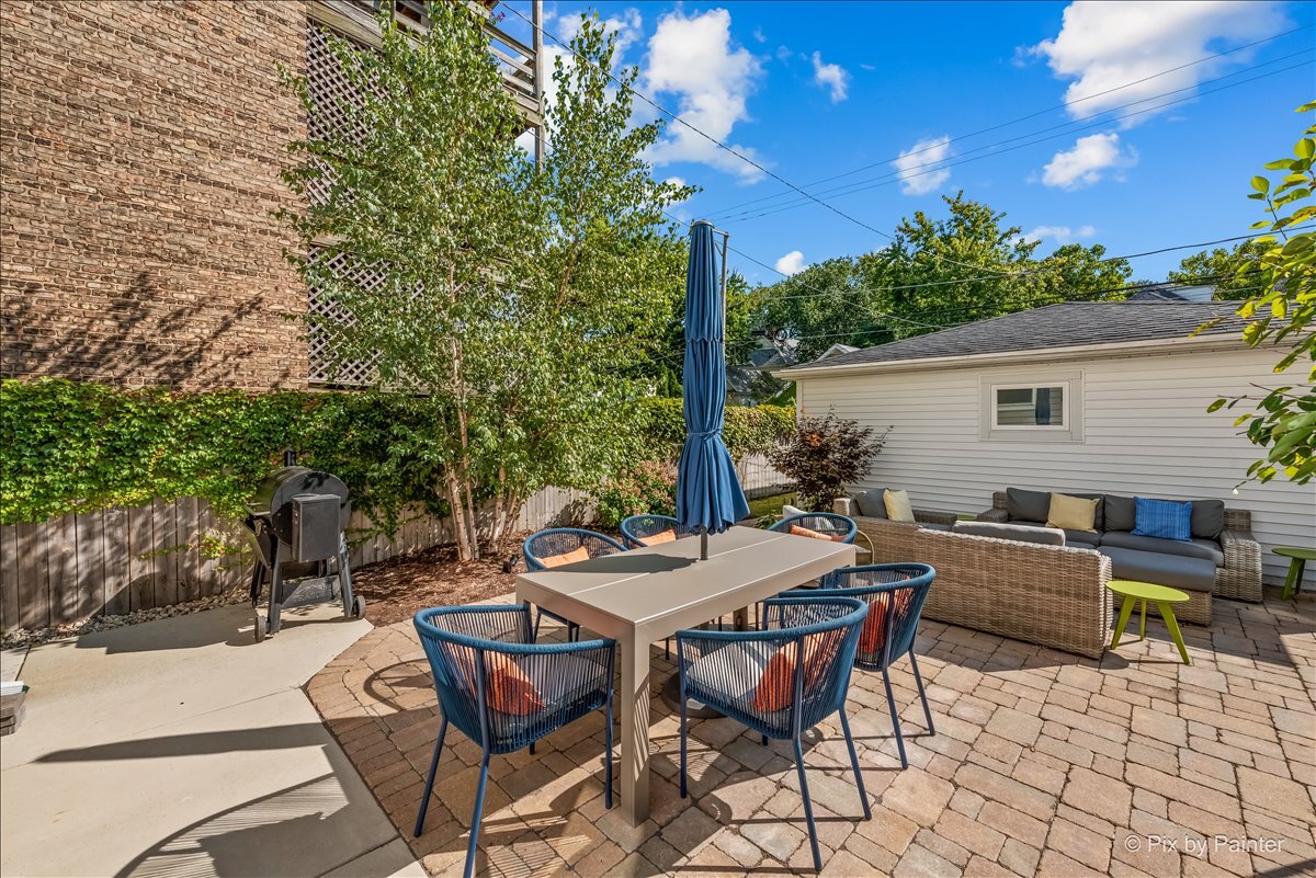 1531 W Granville Avenue