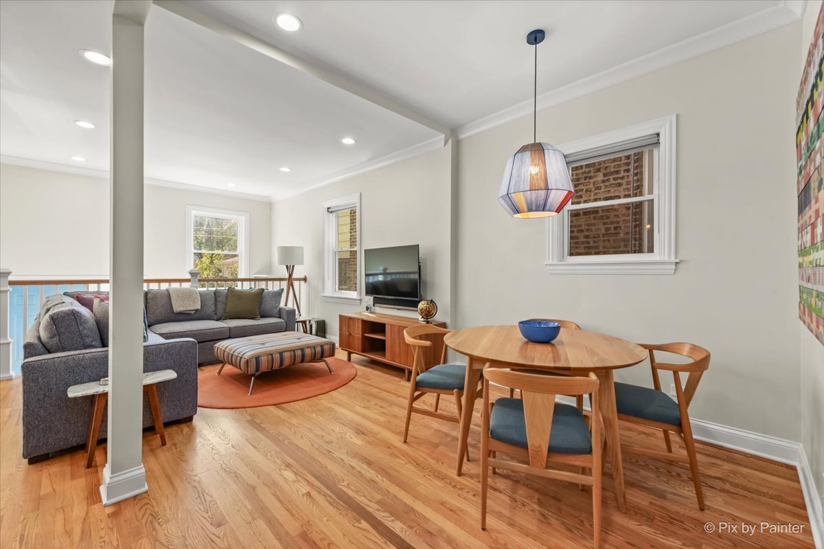 1531 W Granville Avenue