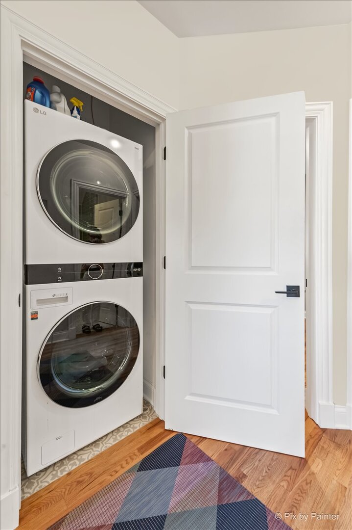 1531 W Granville Avenue