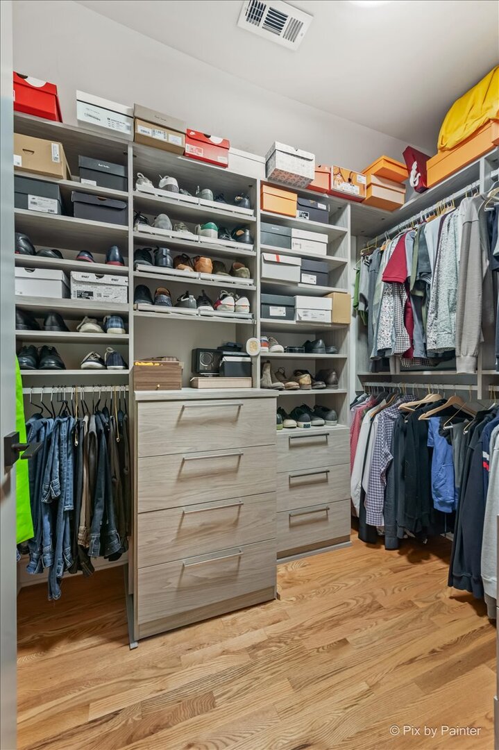 1531 W Granville Avenue