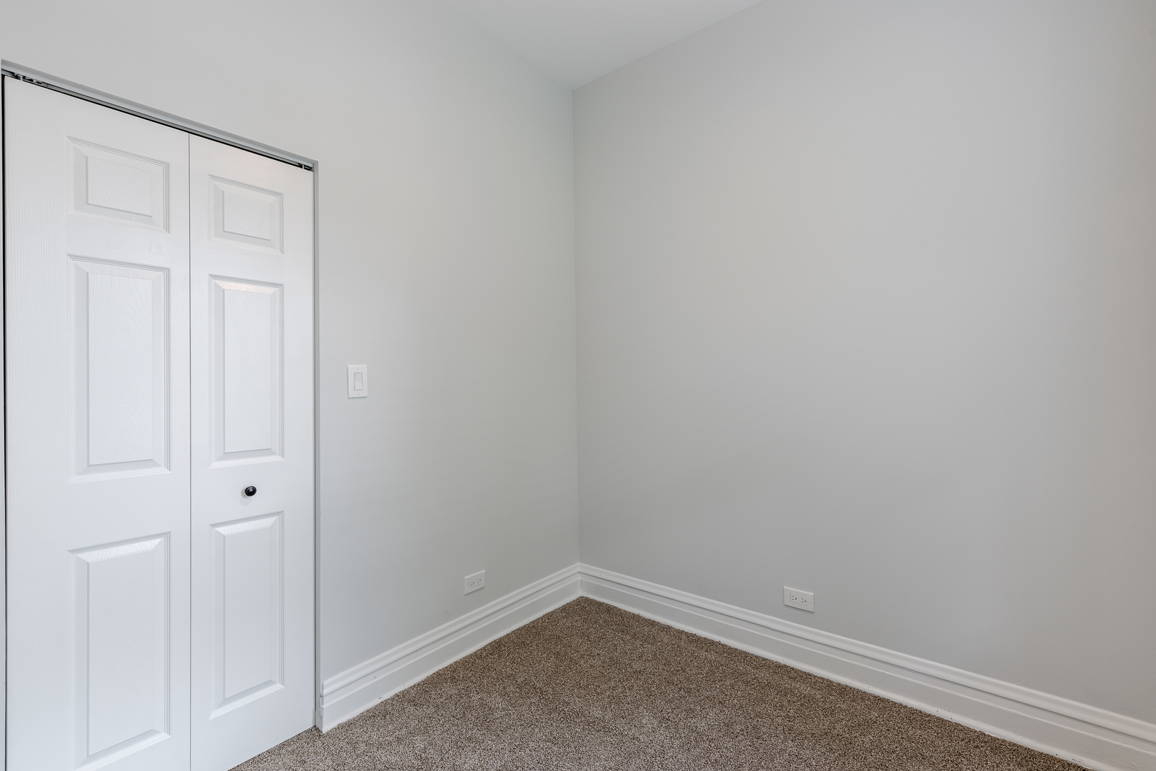 3323 W Potomac Avenue