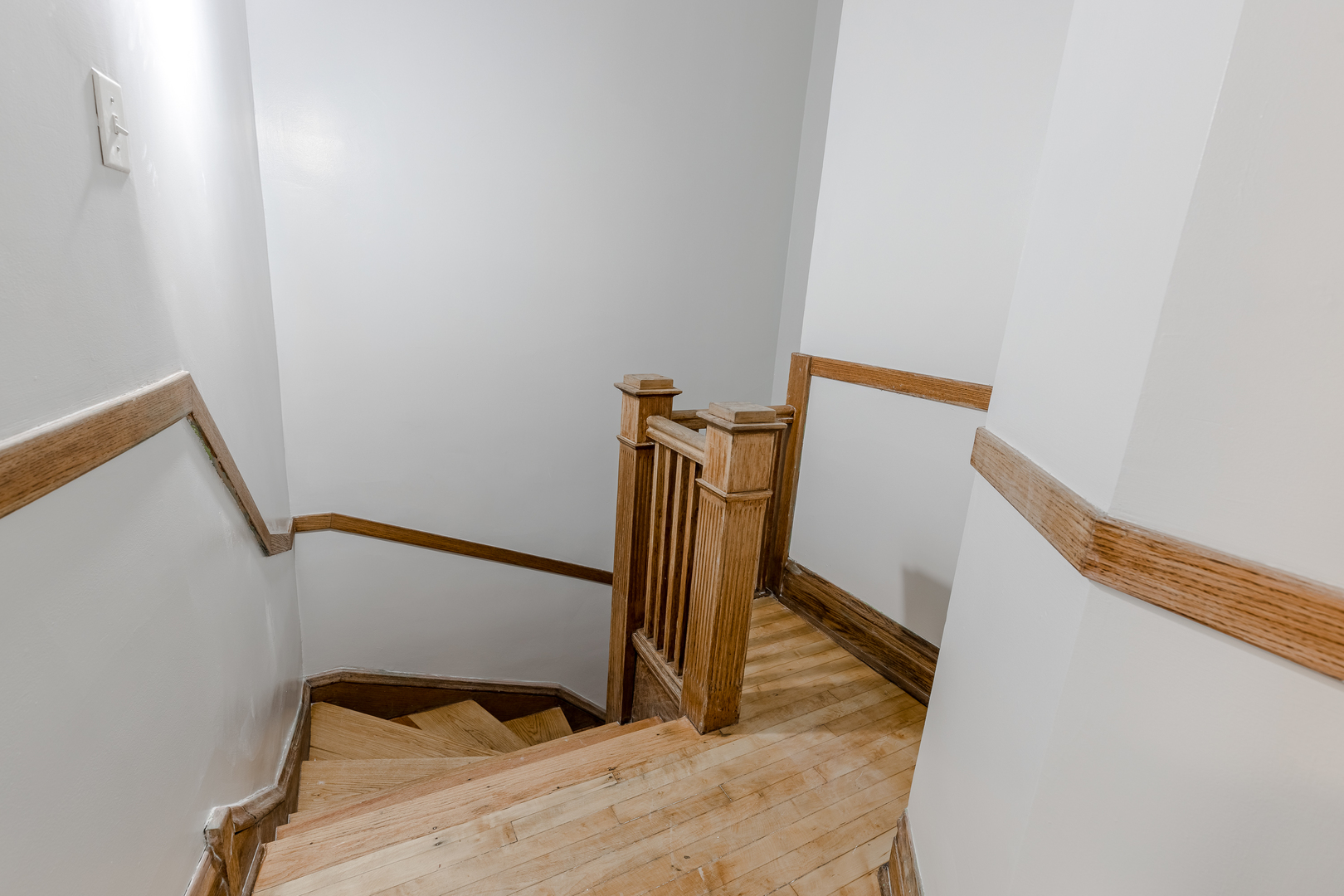 3323 W Potomac Avenue