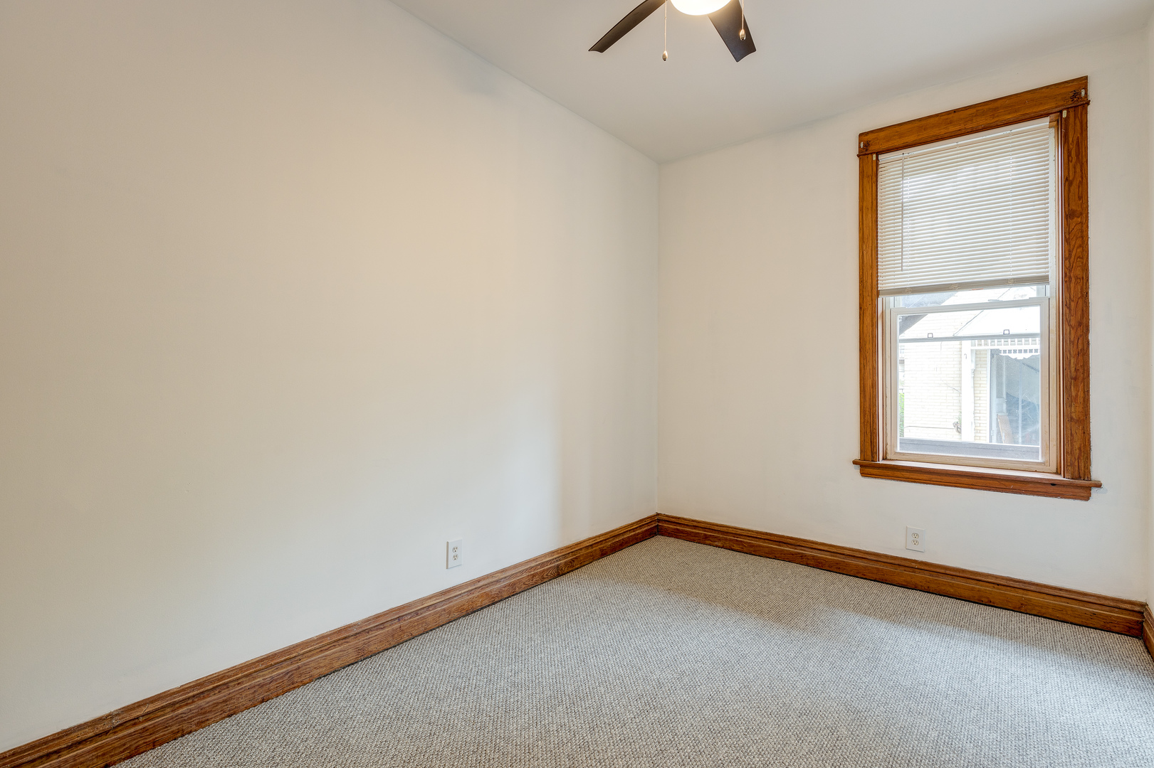 3323 W Potomac Avenue