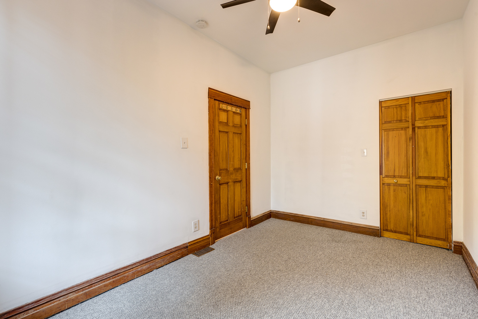 3323 W Potomac Avenue