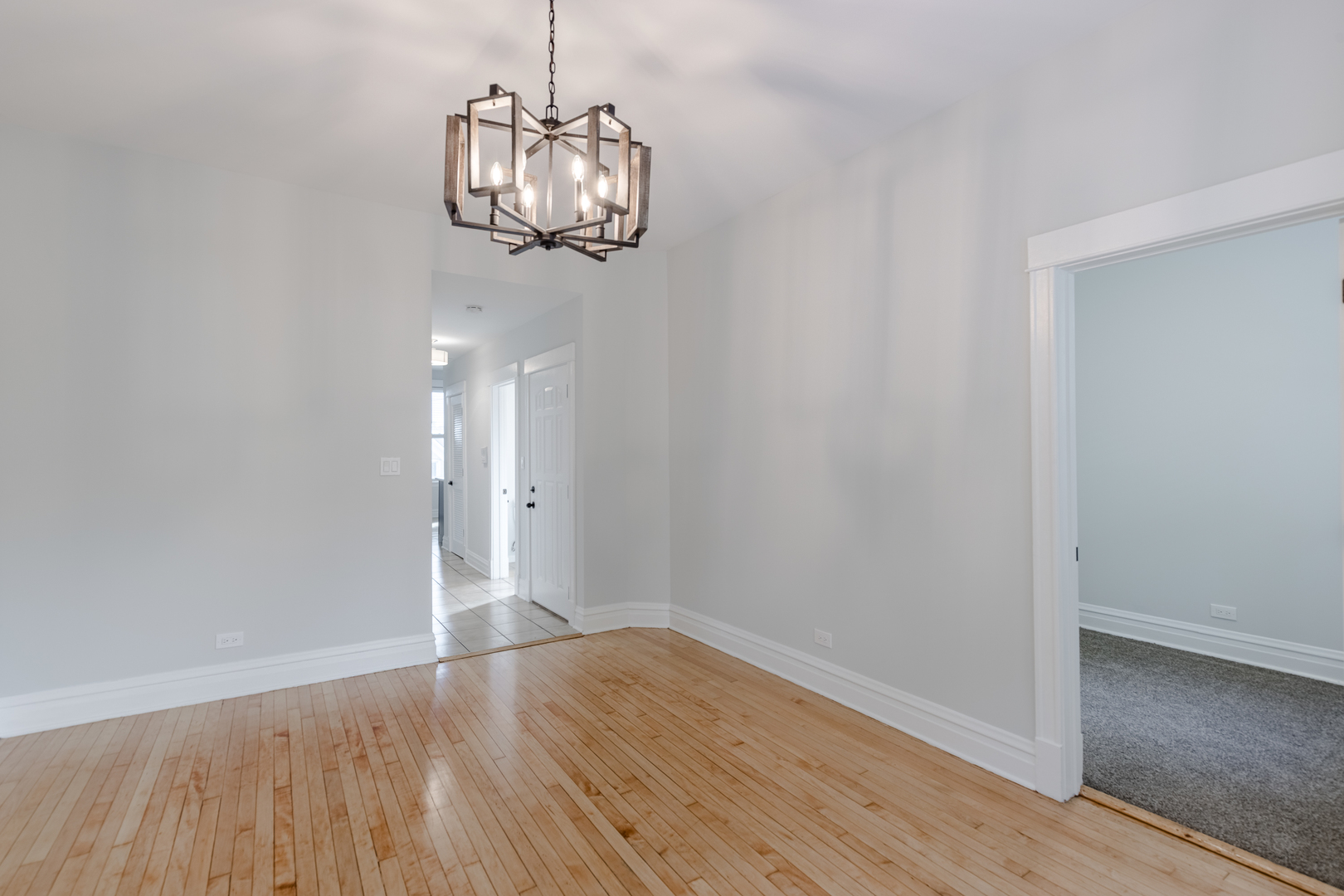 3323 W Potomac Avenue