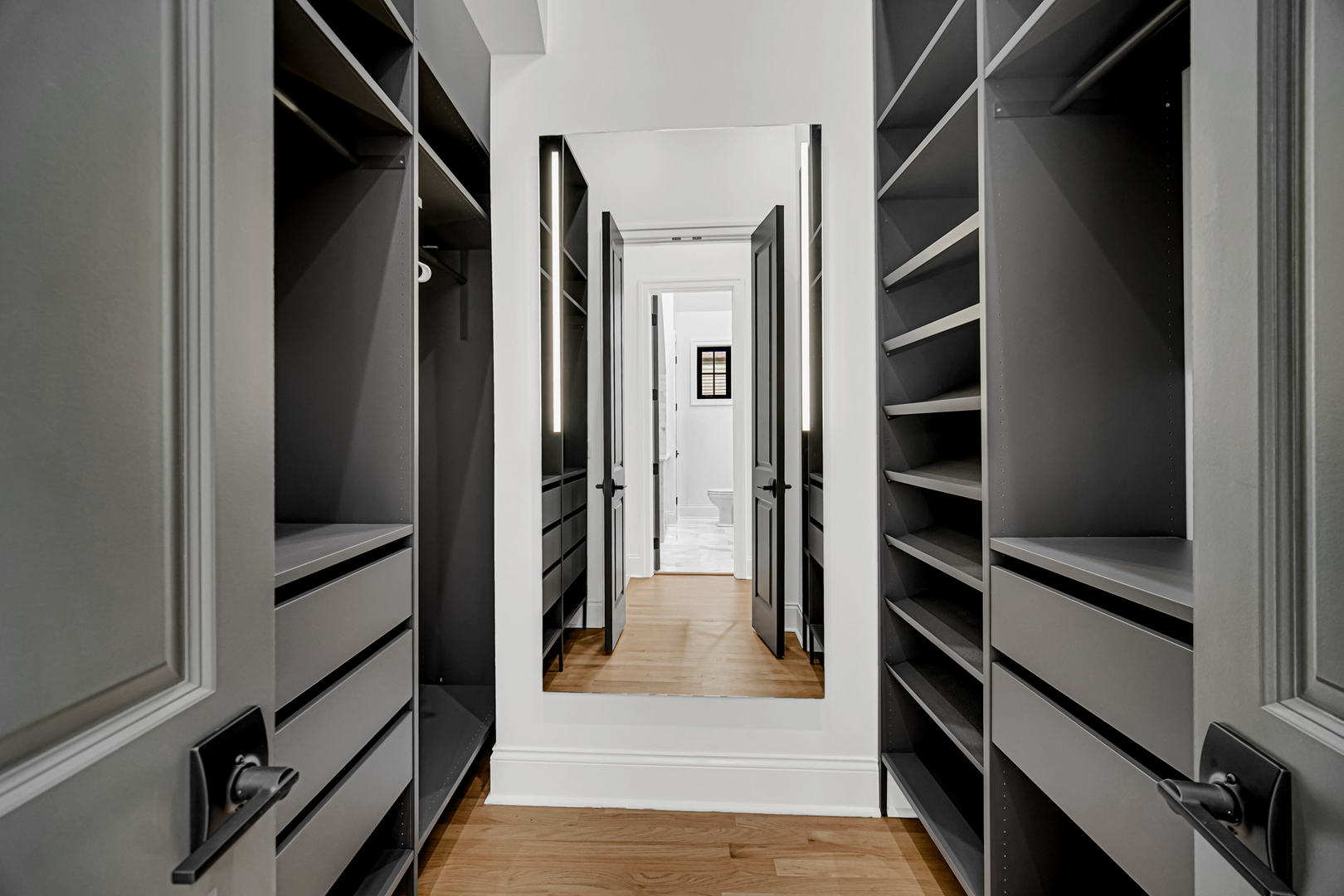 3434 W Palmer Street