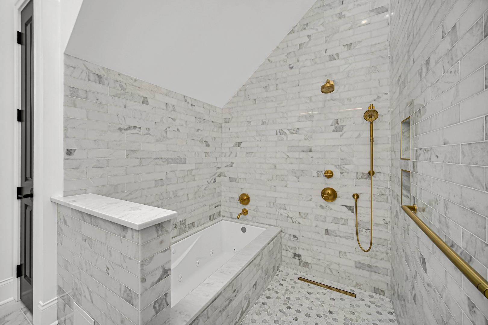 3434 W Palmer Street