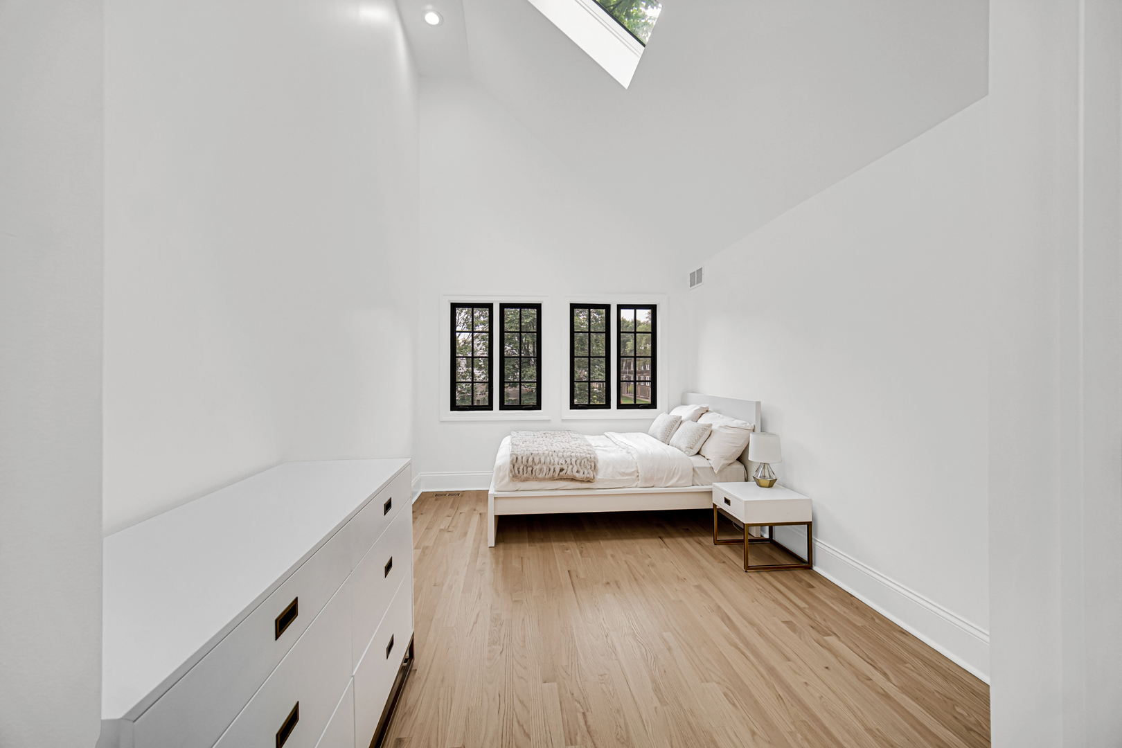 3434 W Palmer Street