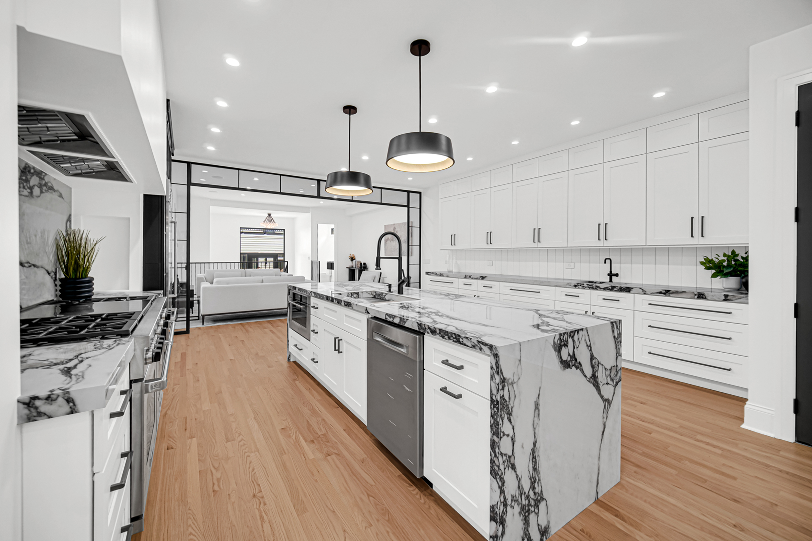 3434 W Palmer Street