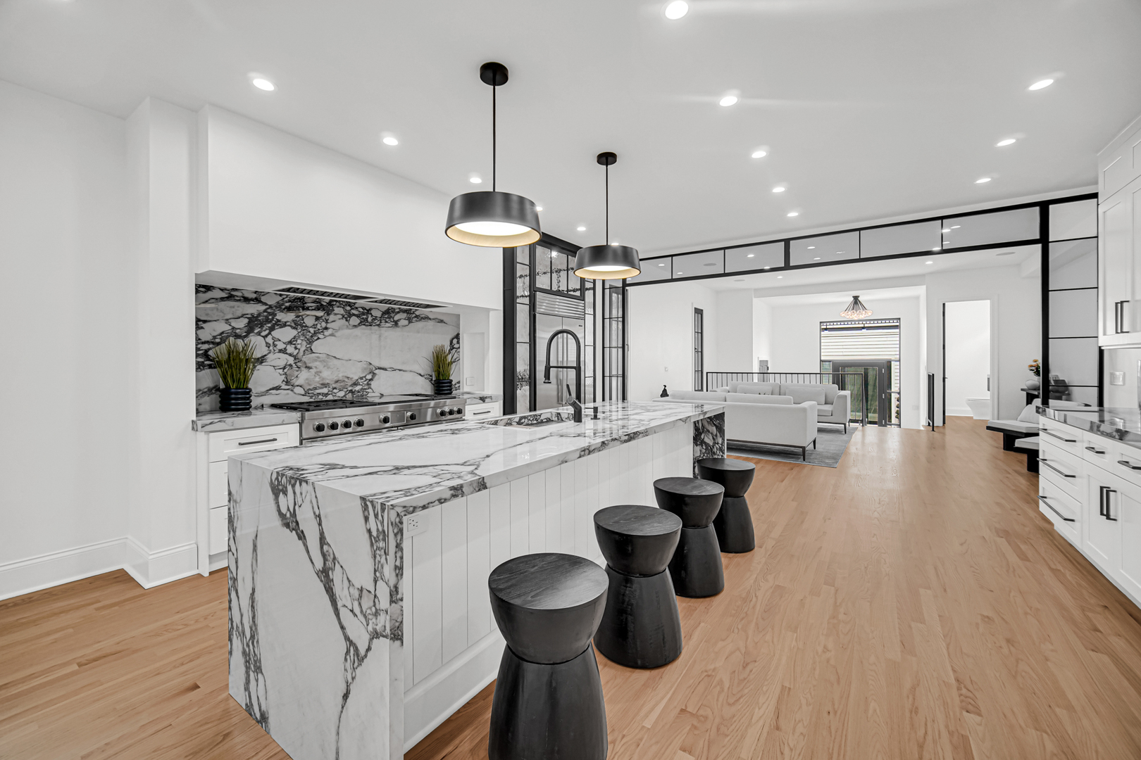 3434 W Palmer Street