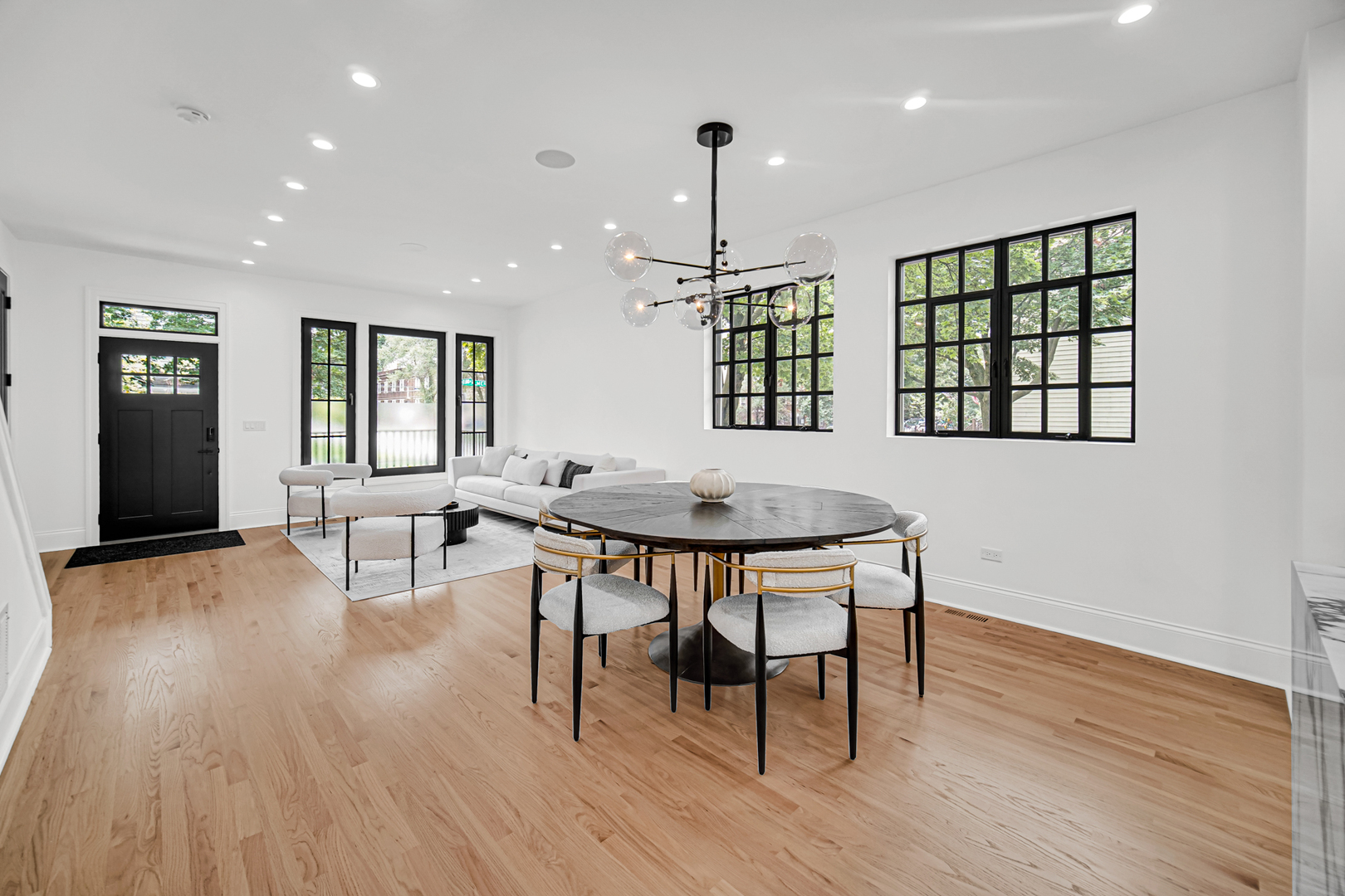 3434 W Palmer Street