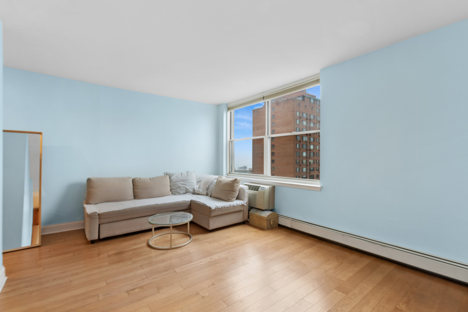 3033 N Sheridan Road Unit: 1502