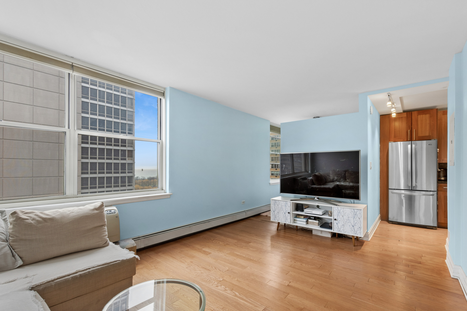 3033 N Sheridan Road Unit: 1502