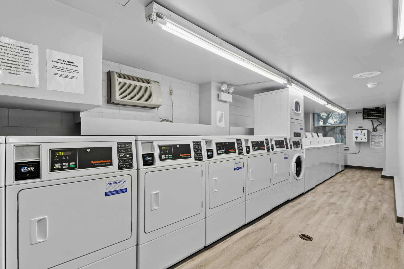 3033 N Sheridan Road Unit: 1502