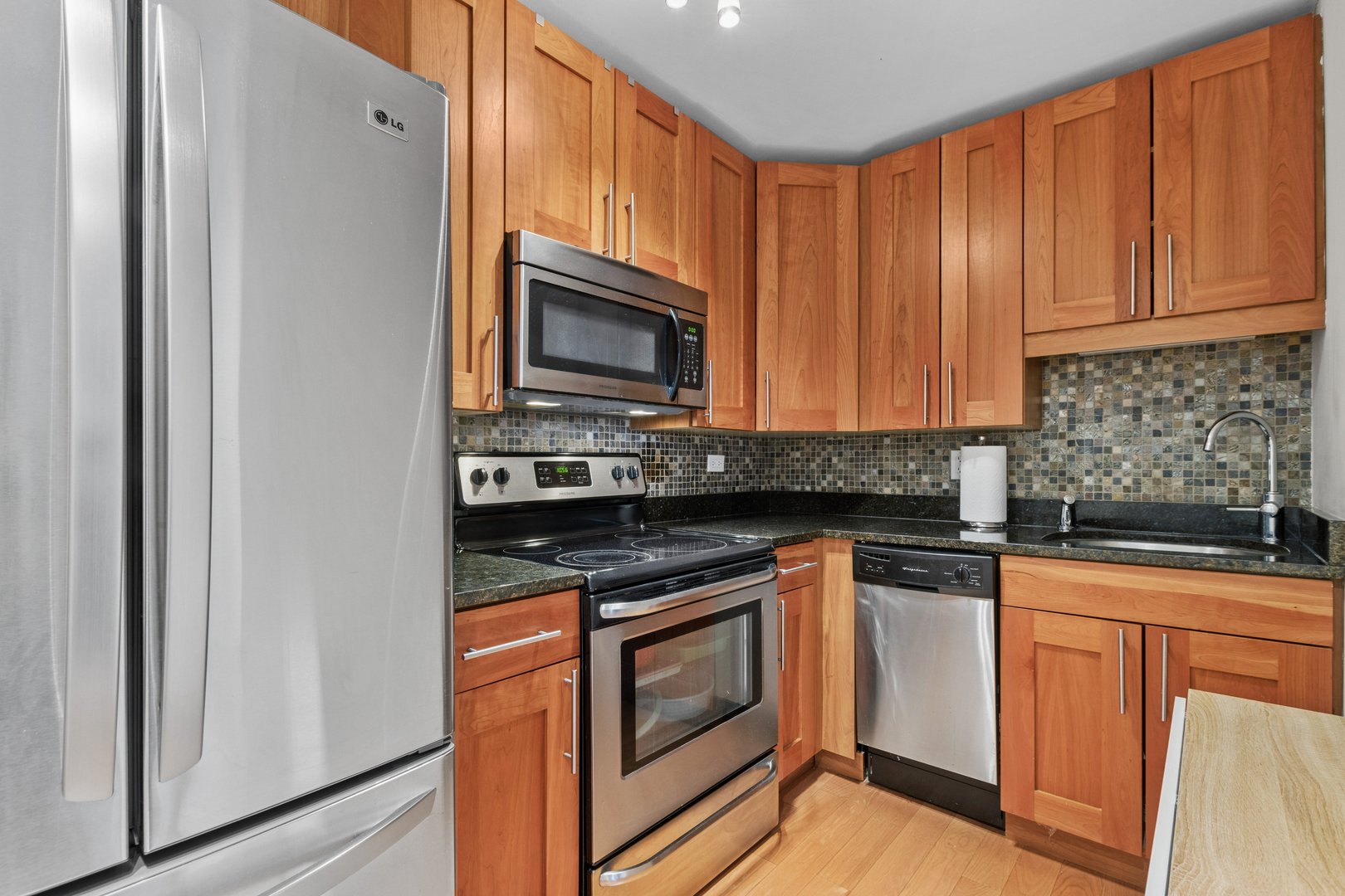 3033 N Sheridan Road Unit: 1502