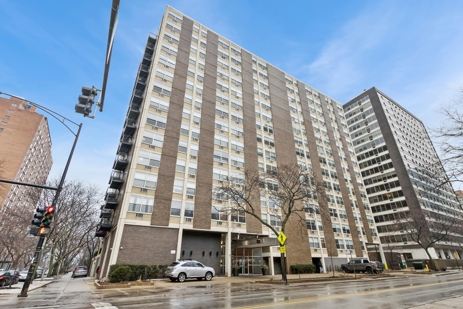 3033 N Sheridan Road Unit: 1502
