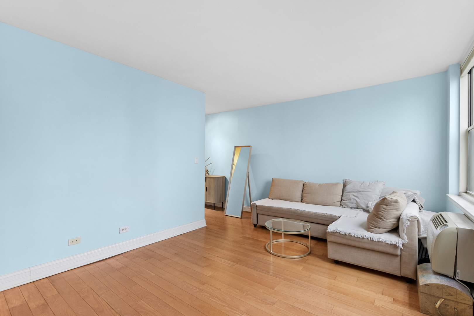 3033 N Sheridan Road Unit: 1502