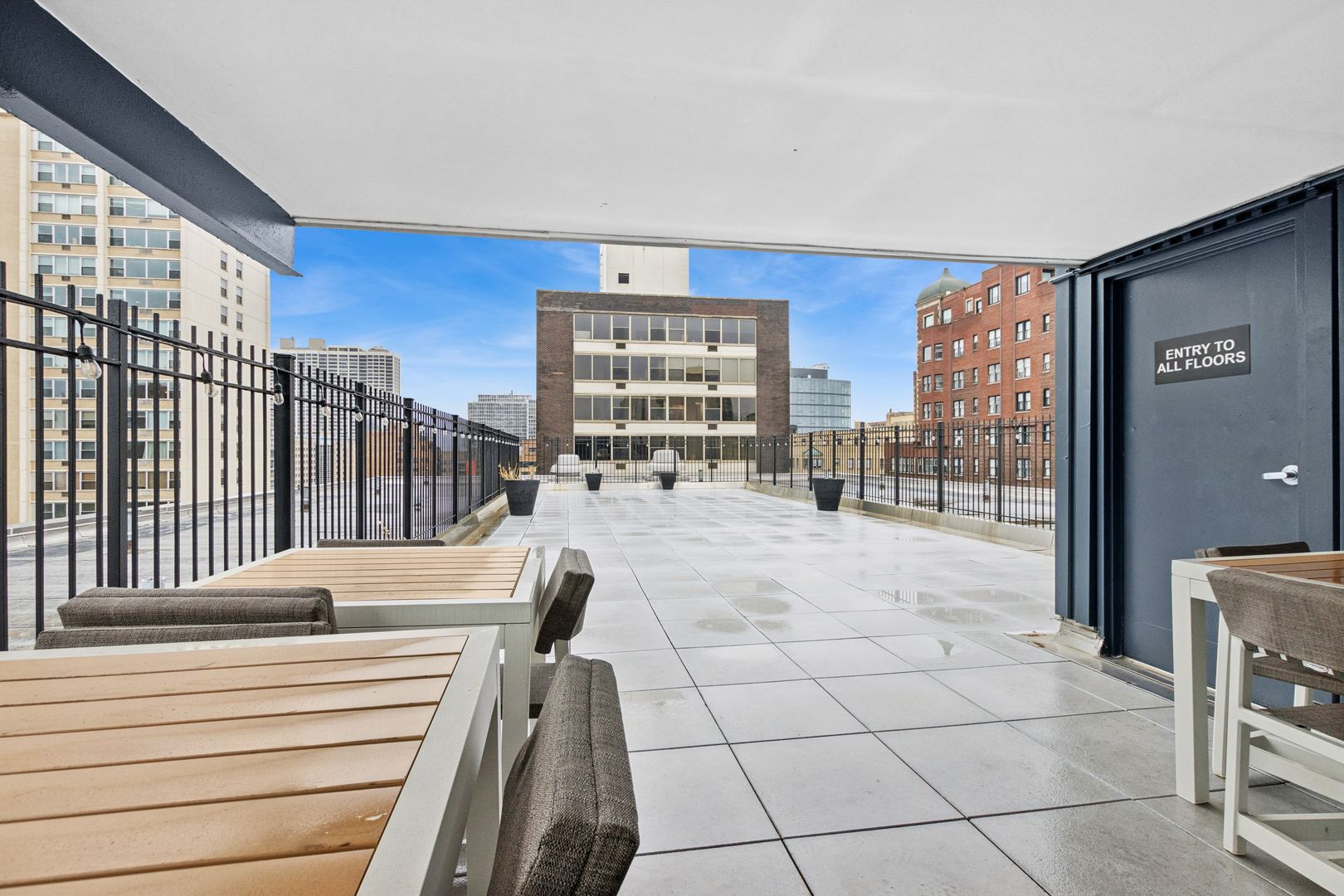 3033 N Sheridan Road Unit: 1502