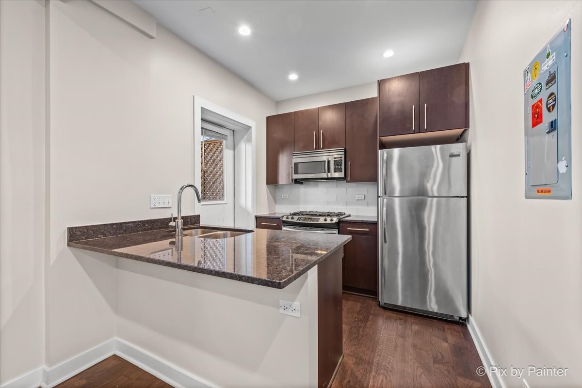 1448 W Roscoe Street Unit: 1E