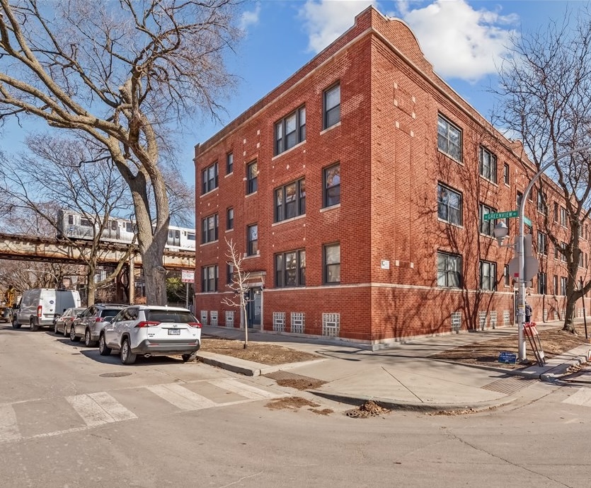 1448 W Roscoe Street Unit: 1E