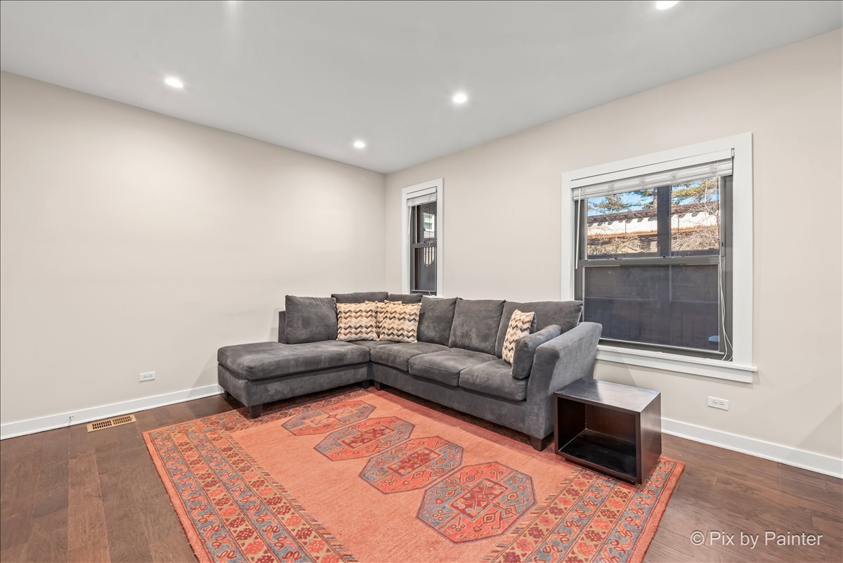 1448 W Roscoe Street Unit: 1E