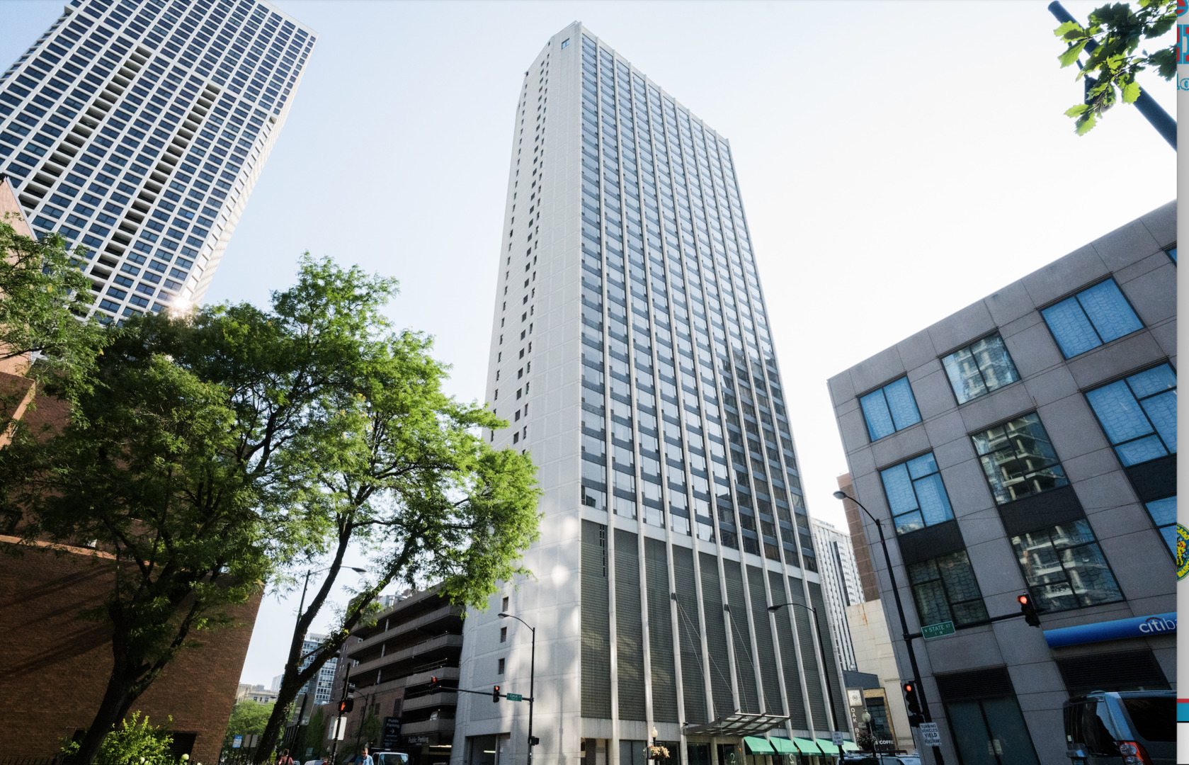 2 E OAK Street Unit: 2106