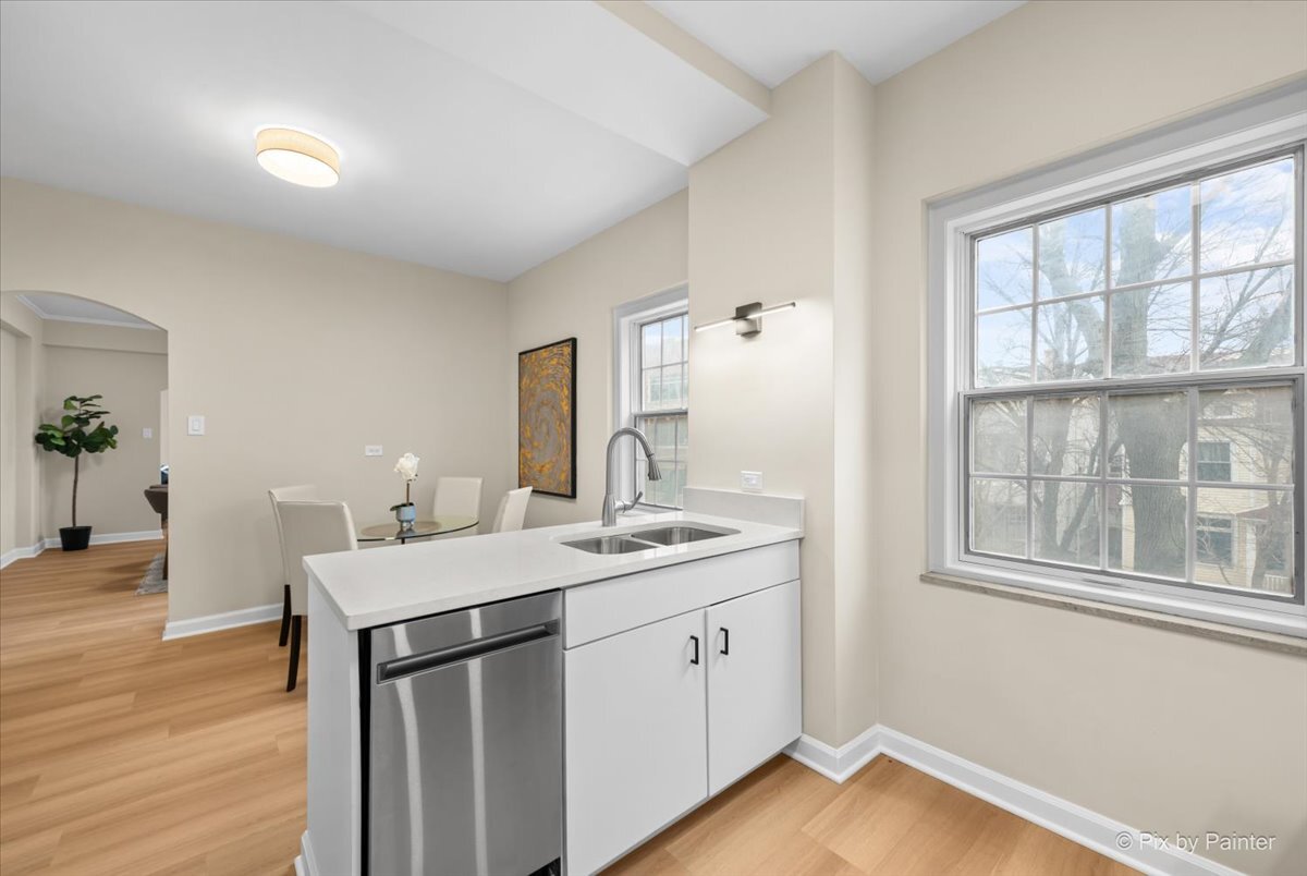 1321 E 56th Street Unit: 2