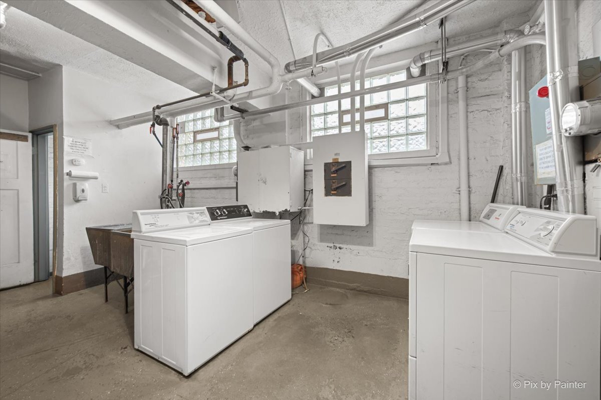 1321 E 56th Street Unit: 2