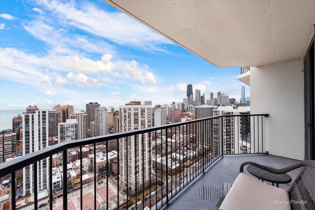 1560 N Sandburg Terrace Unit: 3206