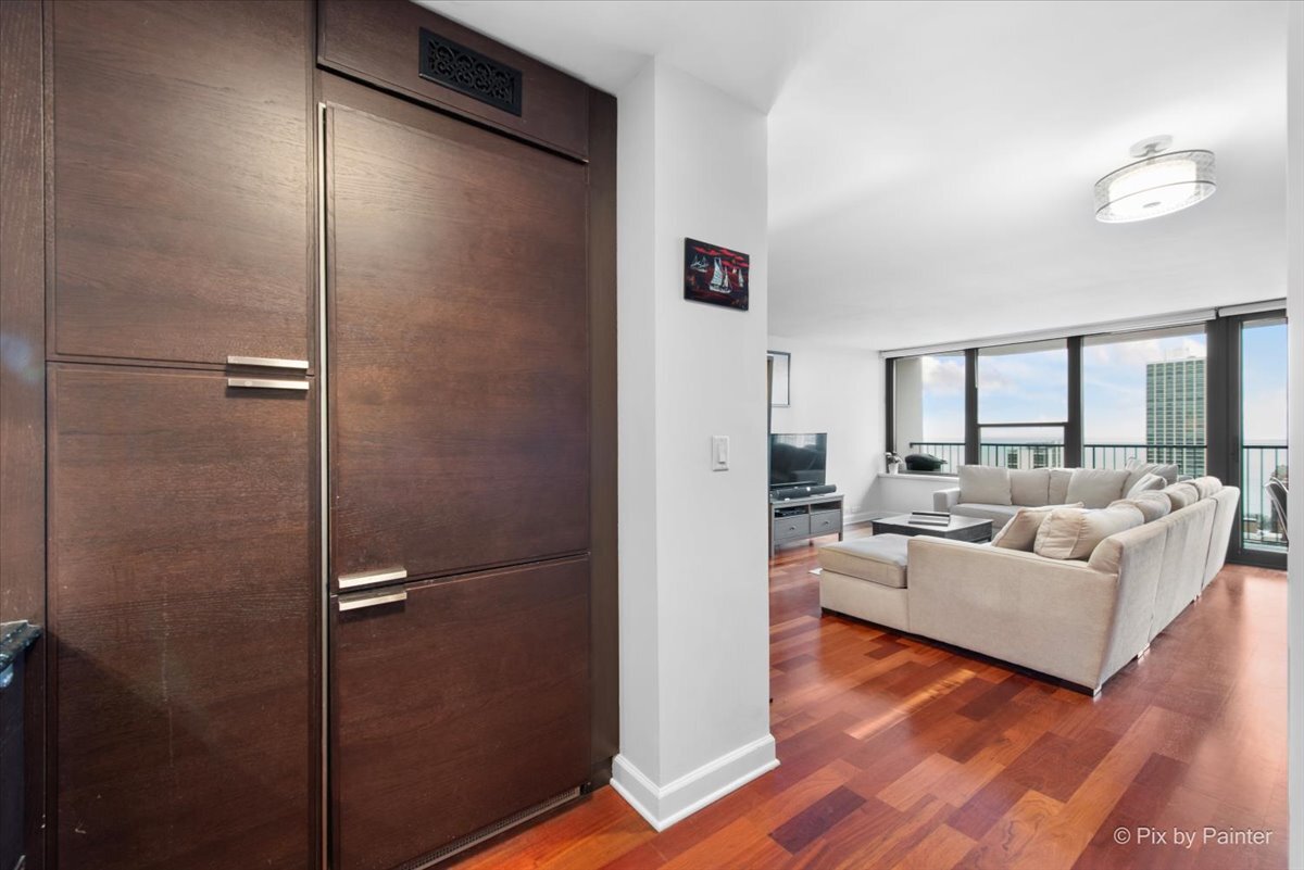 1560 N Sandburg Terrace Unit: 3206