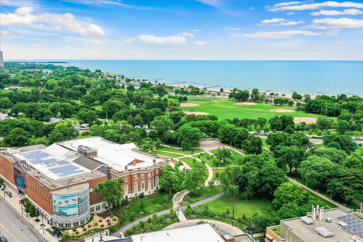 1560 N Sandburg Terrace Unit: 3206