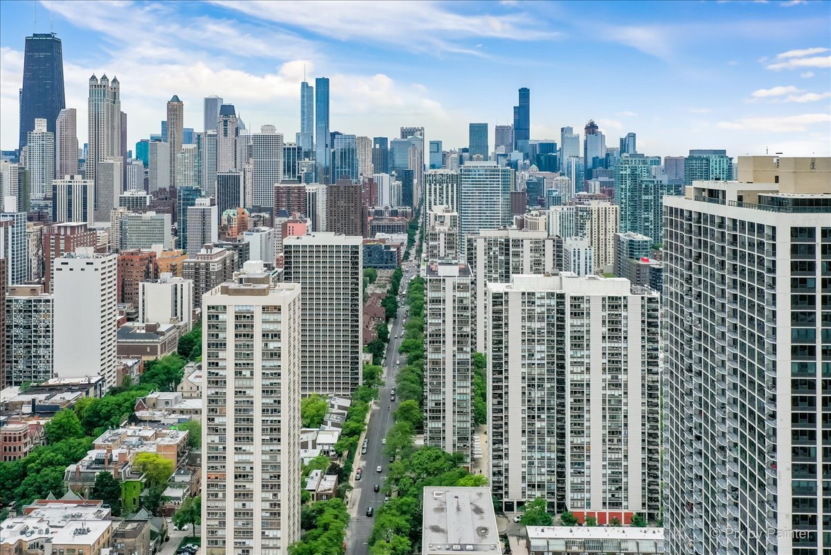 1560 N Sandburg Terrace Unit: 3206