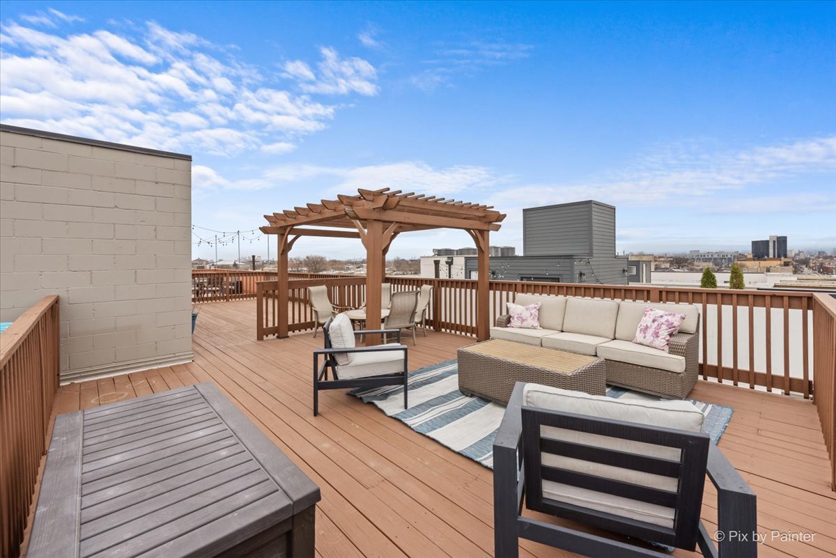 2491 N Milwaukee Avenue Unit: 4S