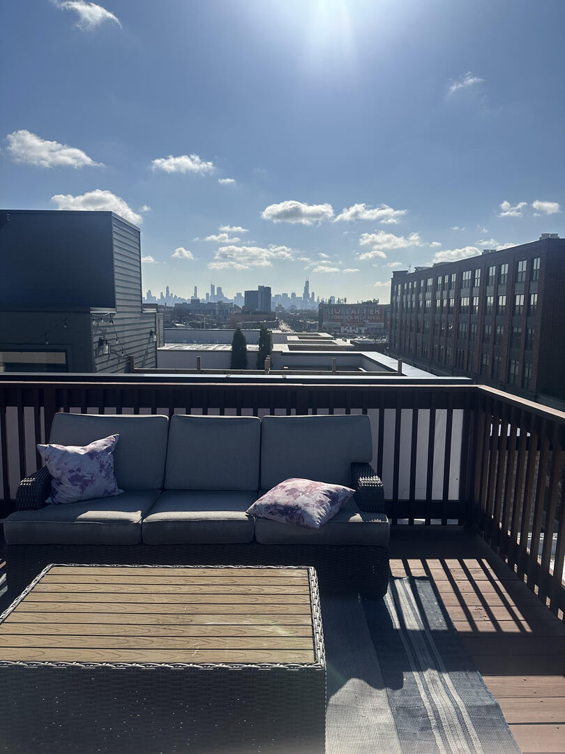 2491 N Milwaukee Avenue Unit: 4S