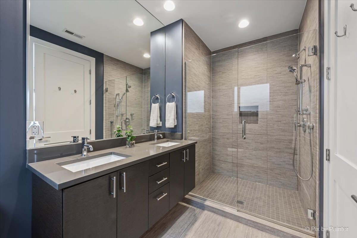 2491 N Milwaukee Avenue Unit: 4S