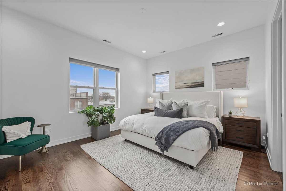 2491 N Milwaukee Avenue Unit: 4S