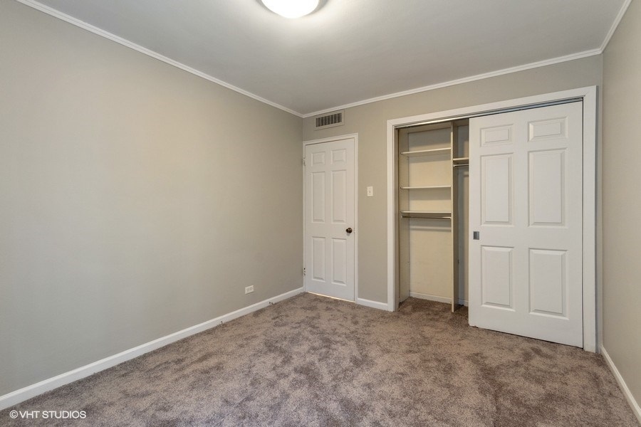 525 W Aldine Avenue Unit: 102