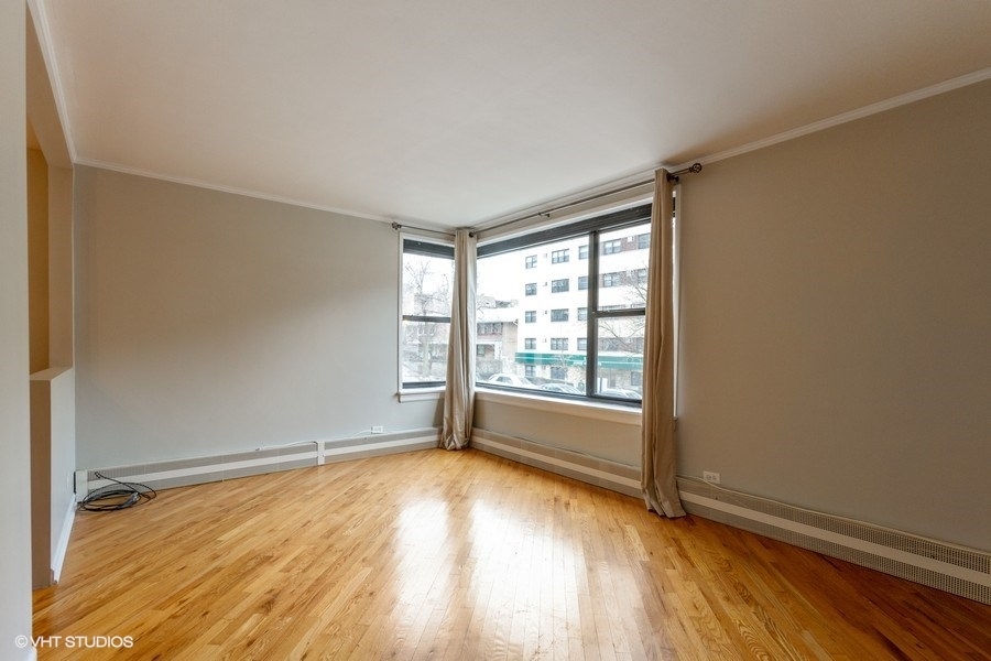 525 W Aldine Avenue Unit: 102