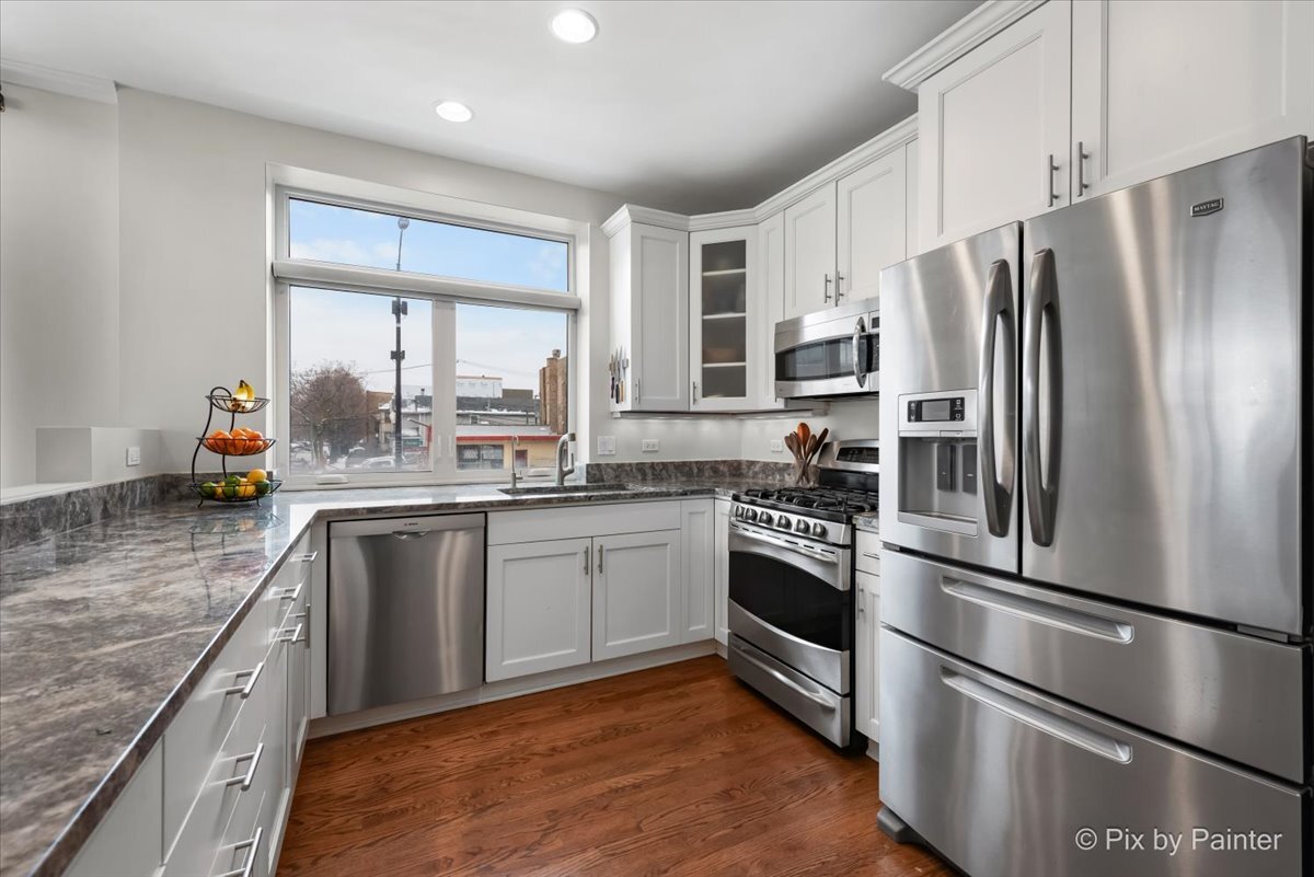 1830 N Winchester Avenue Unit: 101