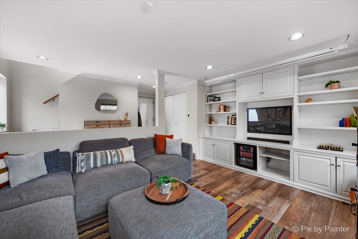 1830 N Winchester Avenue Unit: 101