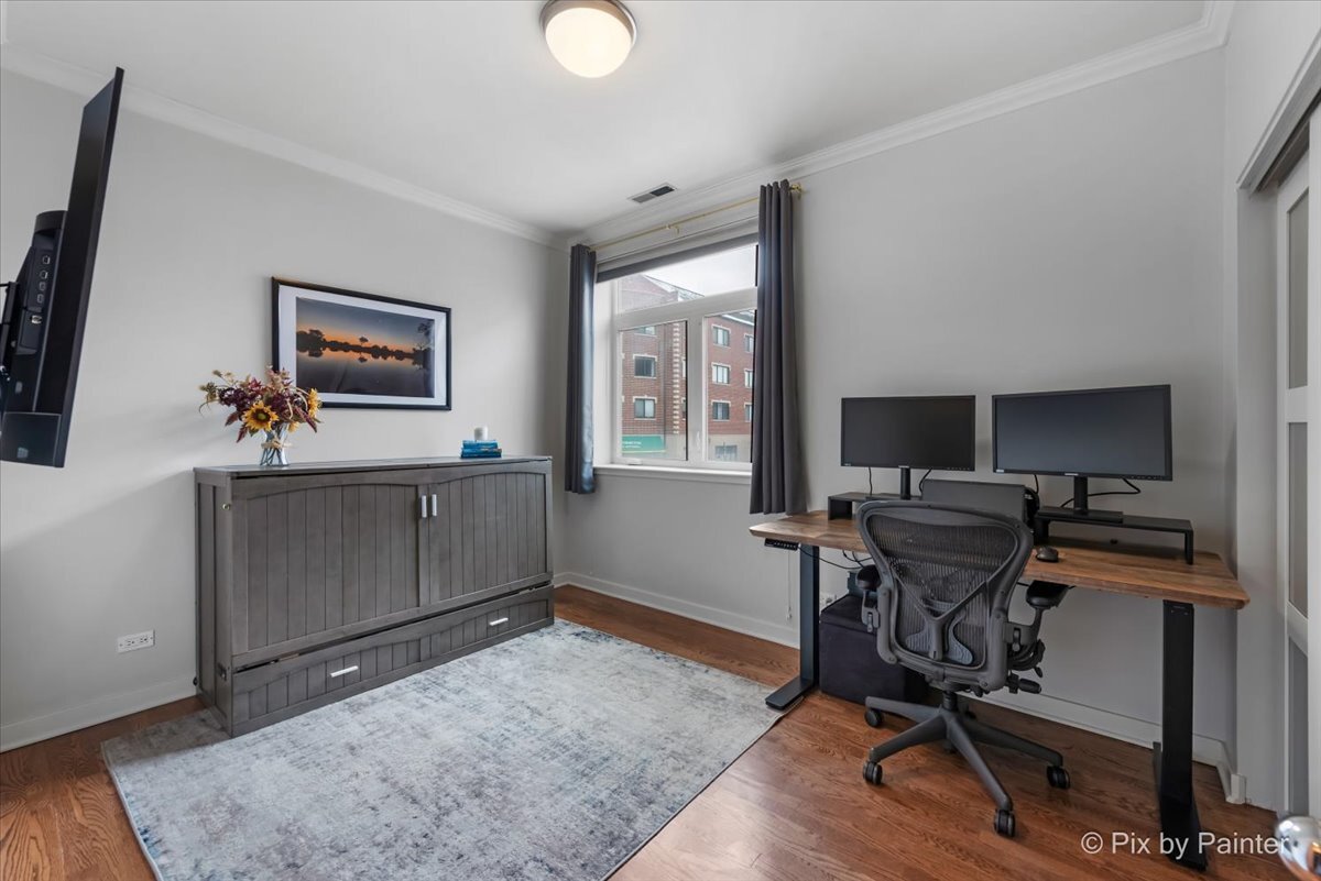 1830 N Winchester Avenue Unit: 101