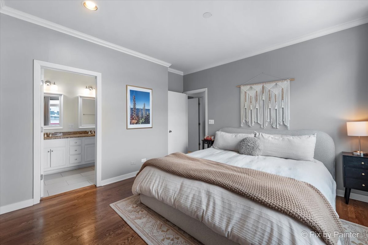1830 N Winchester Avenue Unit: 101
