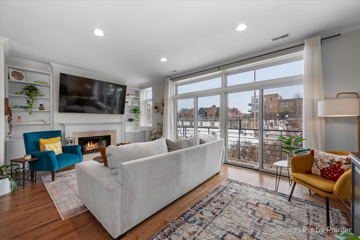 1830 N Winchester Avenue Unit: 101