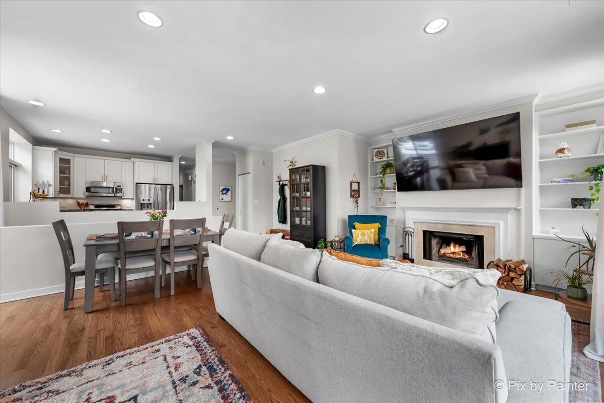 1830 N Winchester Avenue Unit: 101