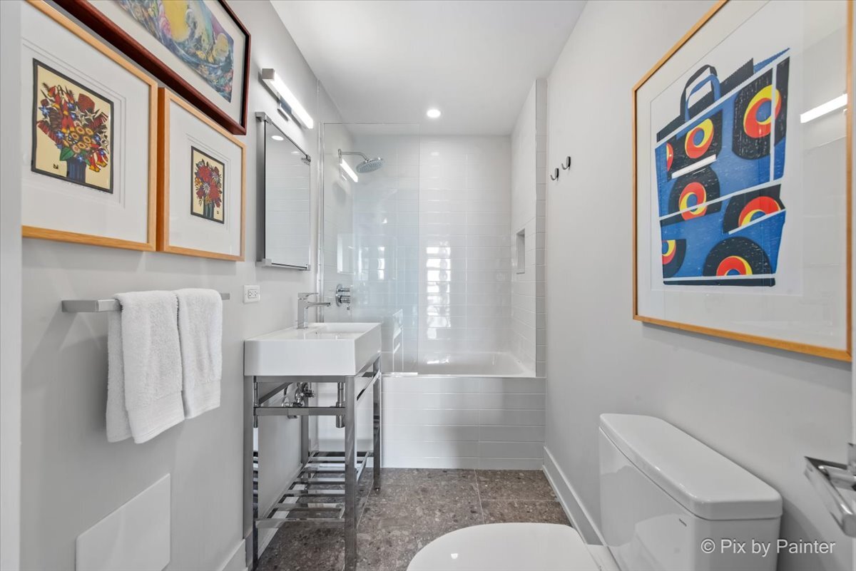 860 N LAKE SHORE Drive Unit: 4M