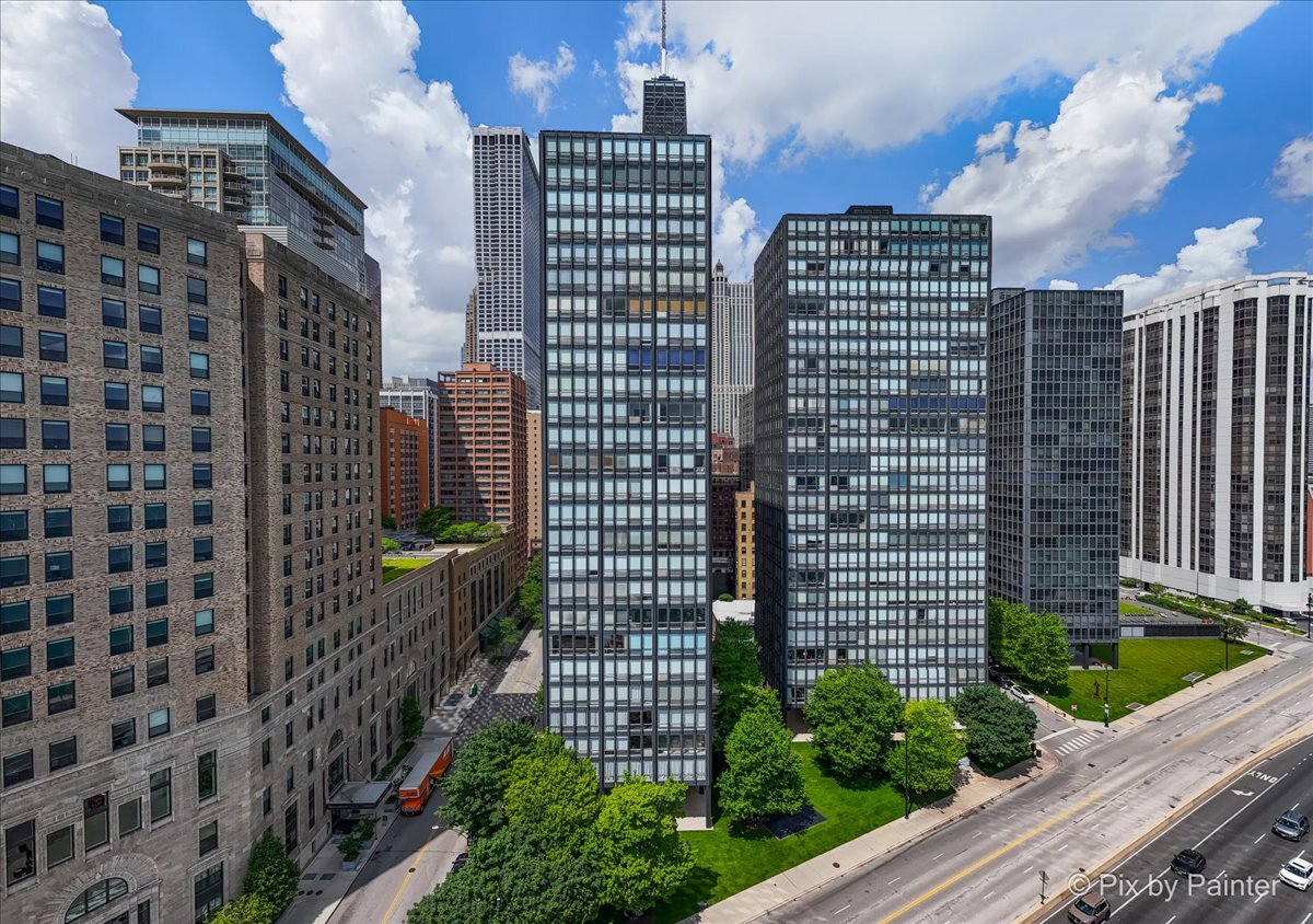 860 N LAKE SHORE Drive Unit: 4M
