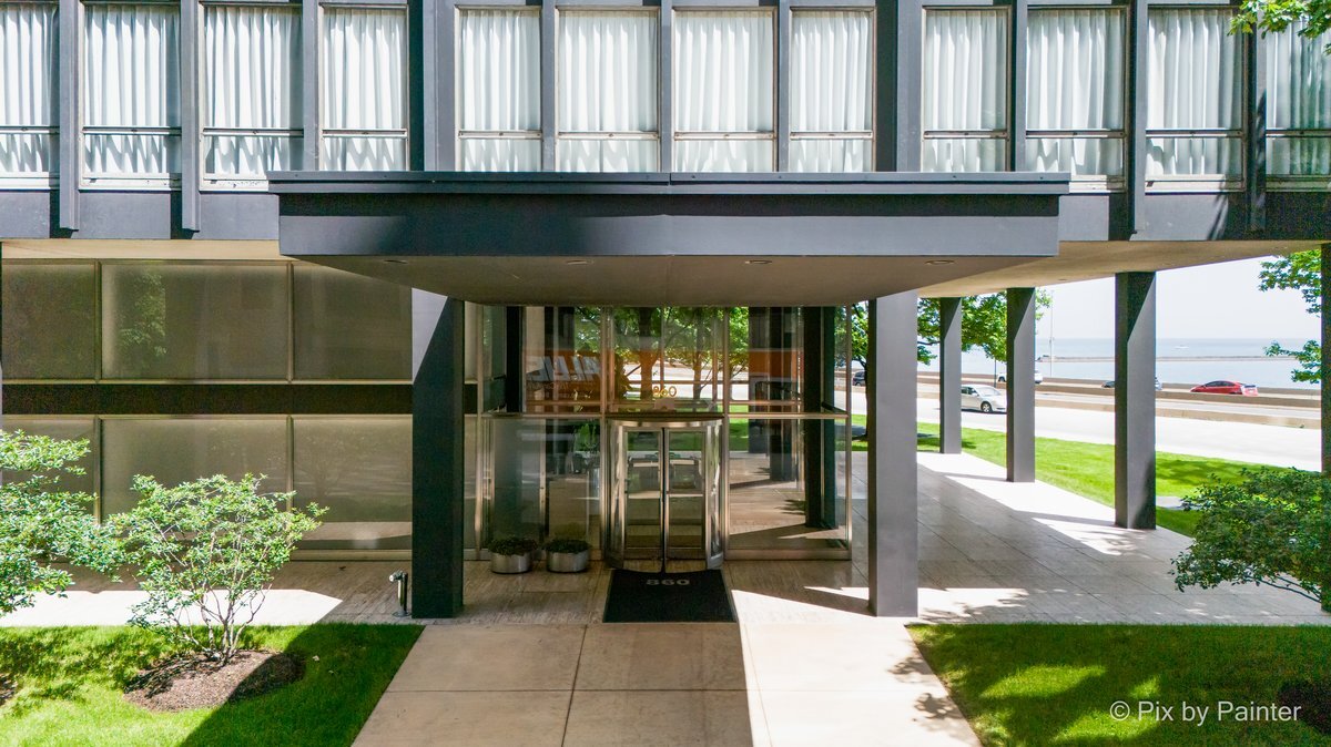 860 N LAKE SHORE Drive Unit: 4M